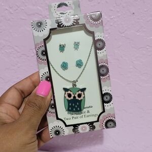 Turquoise Owl Pendant 18in Silver Tone Necklace Set With Rose Earrings